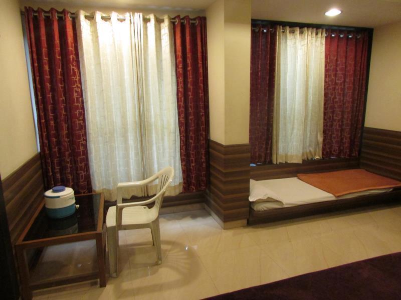 Hotel Laxmi Palace شيردي المظهر الخارجي الصورة